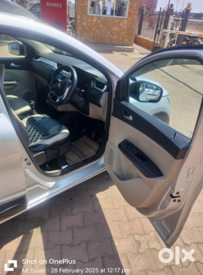 Renault Triber 2025 - Shifting City