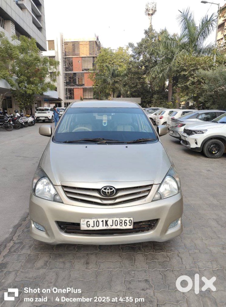 2012 Toyota Innova - Family Ka Purana Saathi