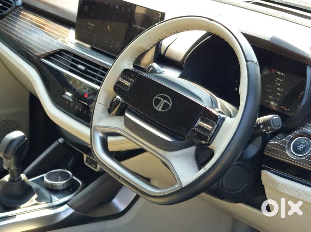 2023 Tata Safari Petrol Single Owner