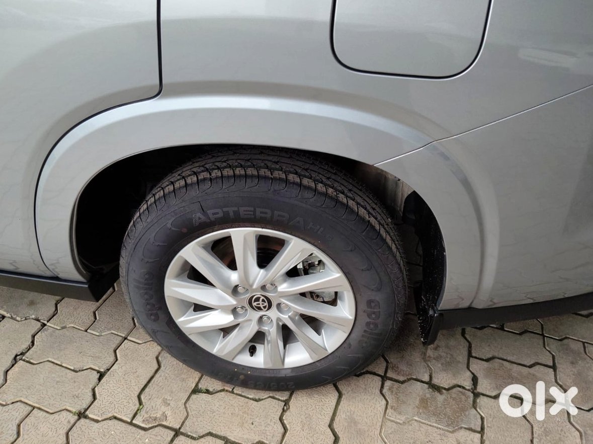 2025 Toyota Innova Hycross | Diesel Automatic | Low Km