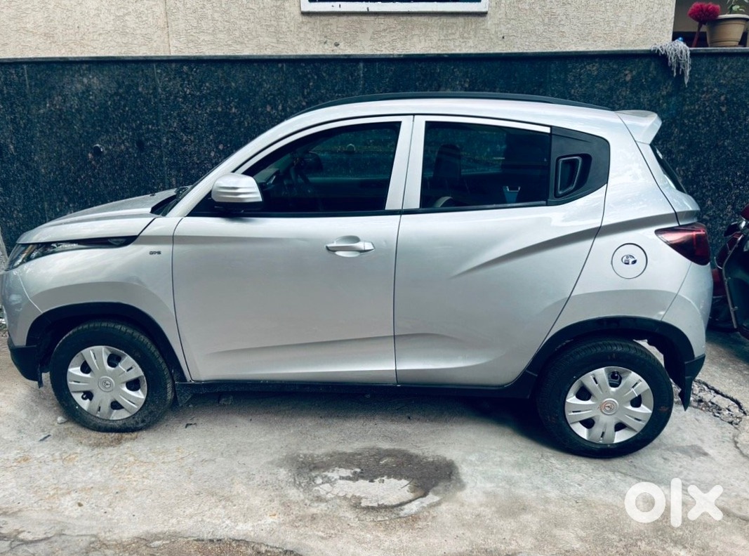 Mahindra Kuv 100 Petrol Manual