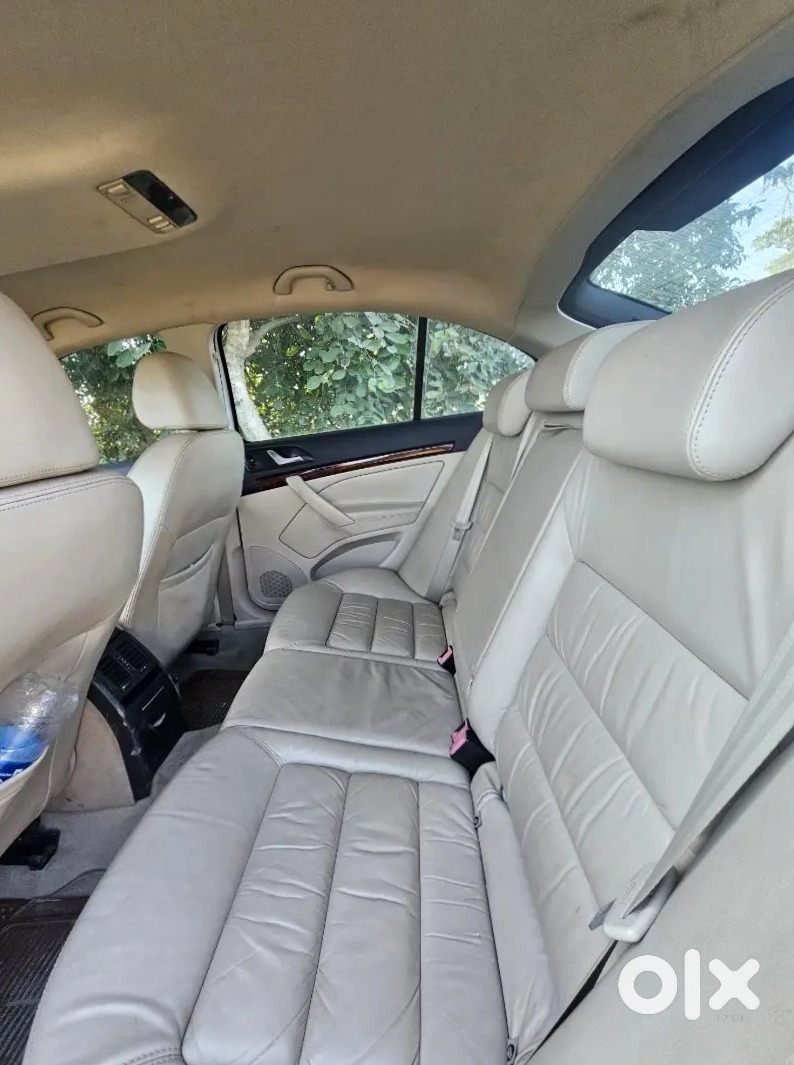 Skoda Laura 2010 - Quirky Import