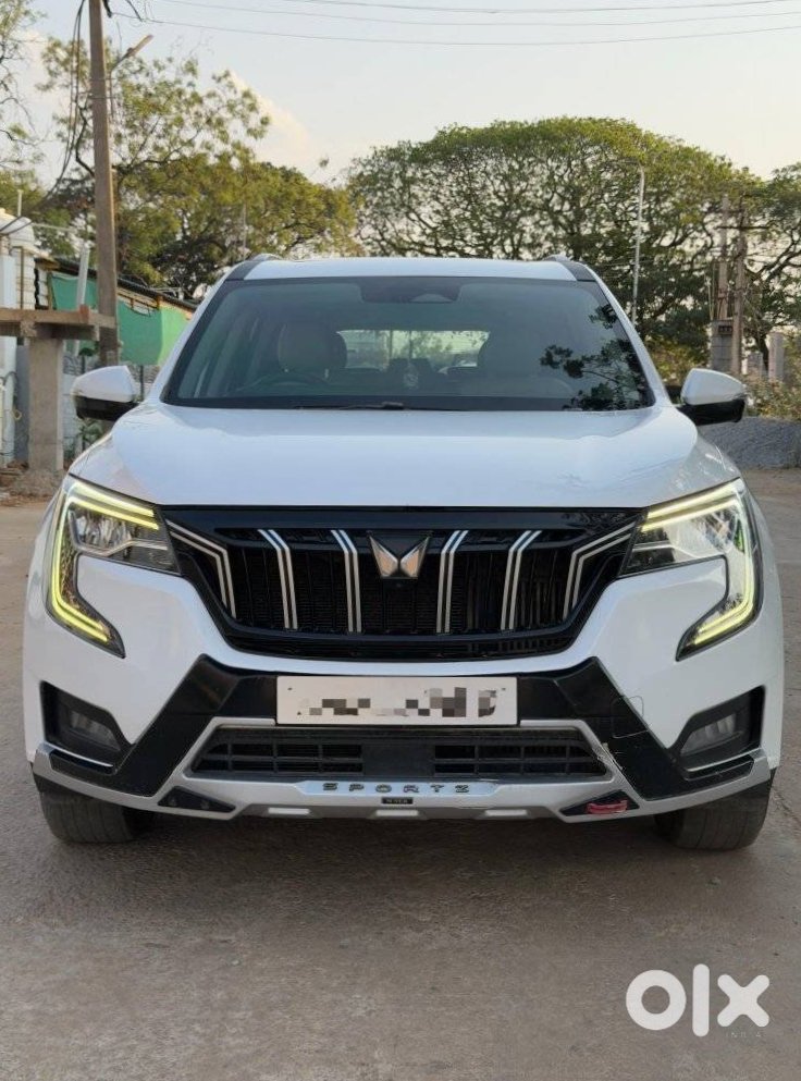 2024 Mahindra Xuv700 Petrol Automatic - Low Km
