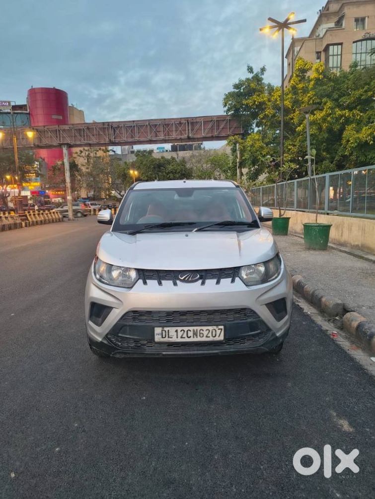 Mahindra Kuv 100