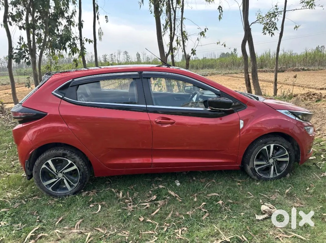 2024 Tata Altroz Petrol - Almost New