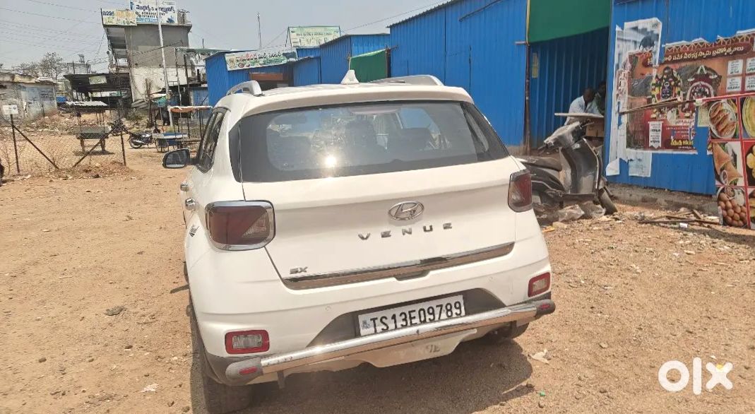 2020 Hyundai Venue Petrol - Selling Quick