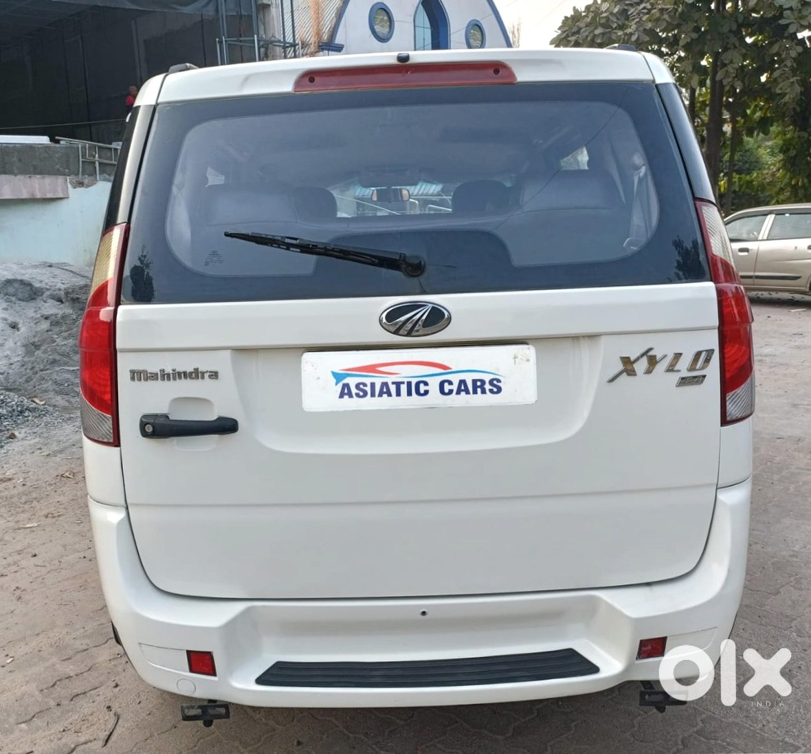 2016 Mahindra Xylo | Petrol Manual | 86816 Km