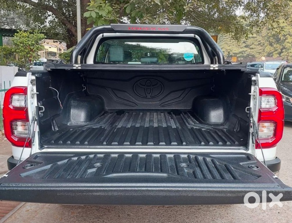 Toyota Hilux 2025 Cng