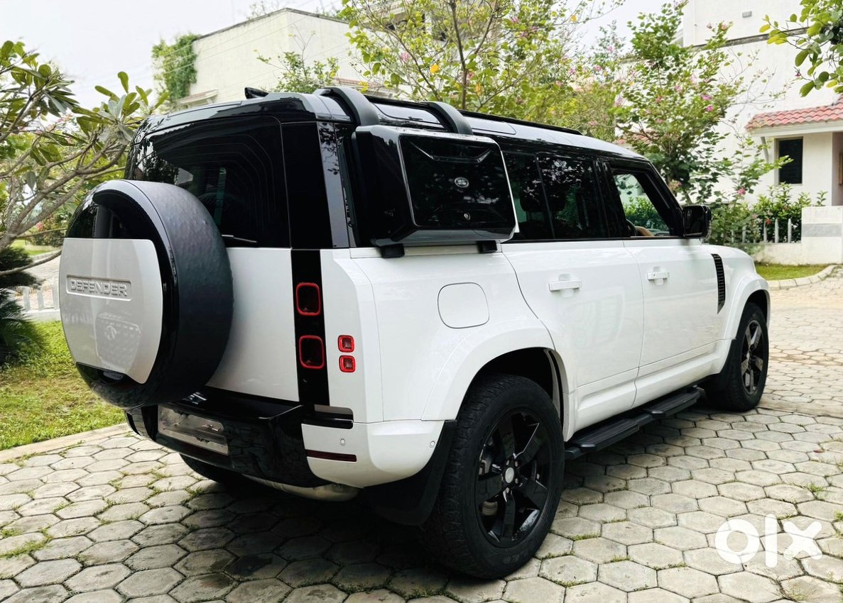 2024 Land Rover Defender - Luxury 4x4