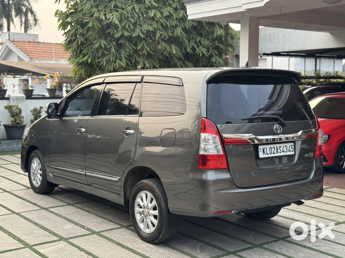2010 Toyota Innova - Electric