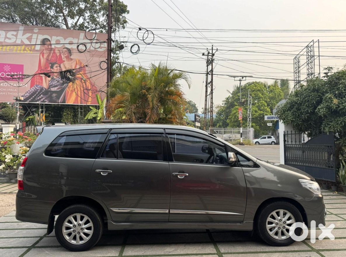 2010 Toyota Innova - Electric