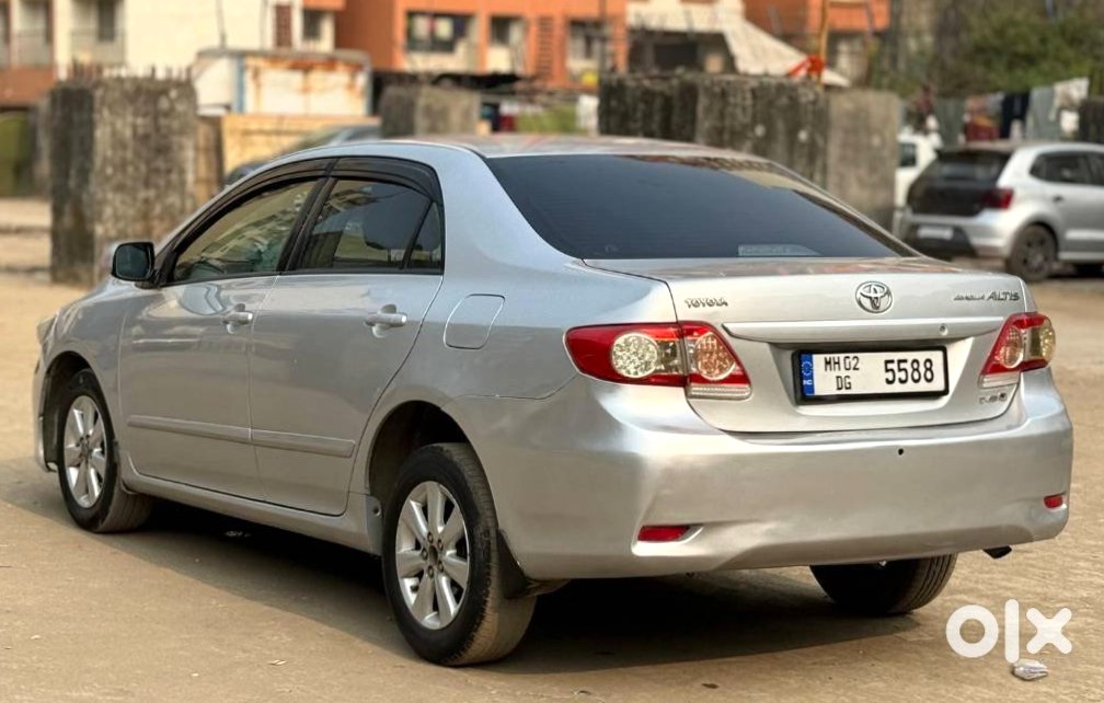 Toyota Corolla Altis 2015 - Reliable Family Vehicle