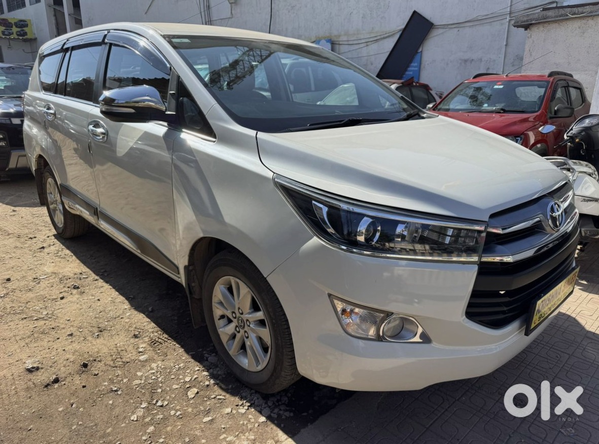 2023 Toyota Innova Crysta Petrol Manual