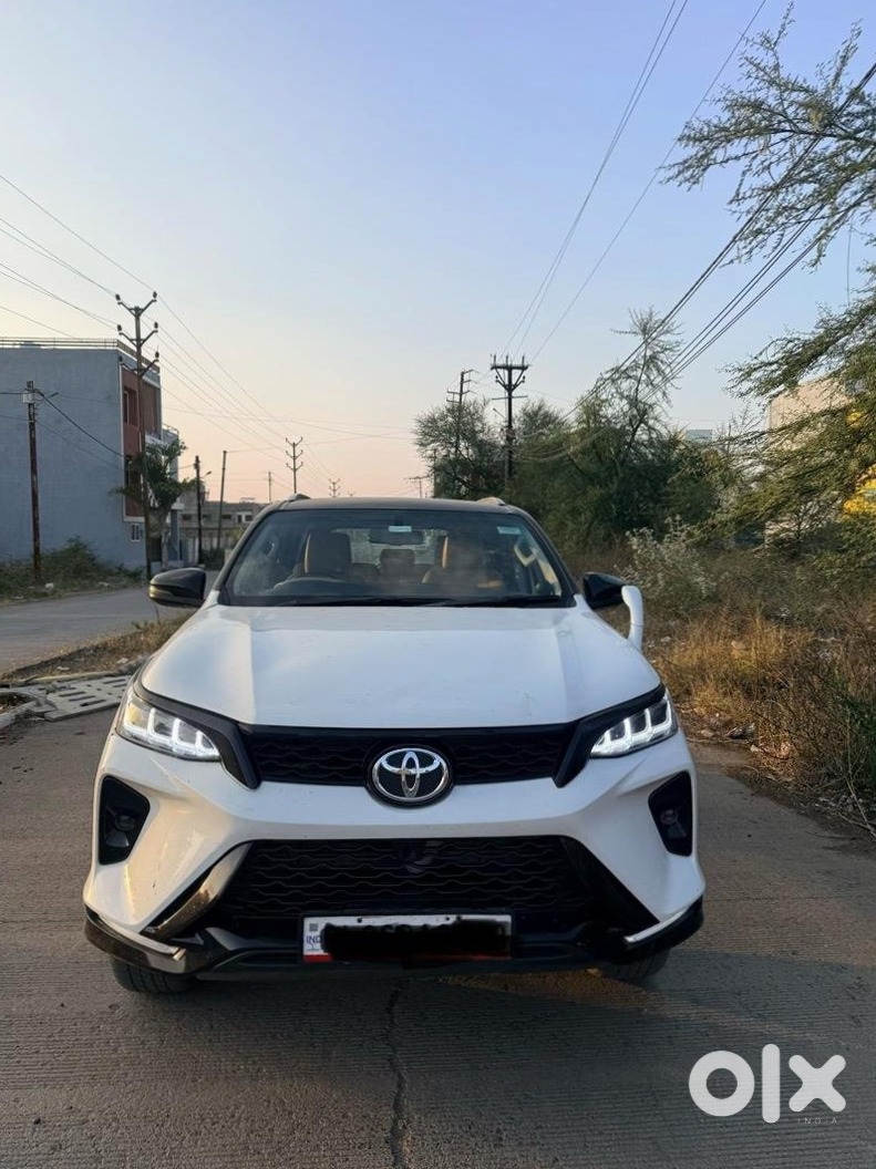 Toyota Fortuner Legender - Top End