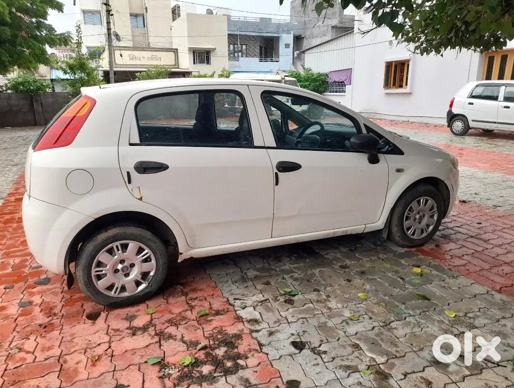 Fiat Punto 2011 - Going Abroad