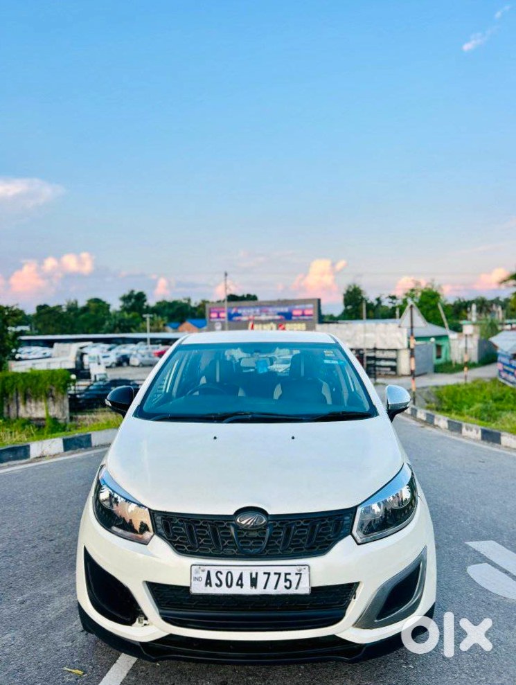2021 Mahindra Marazzo Cng