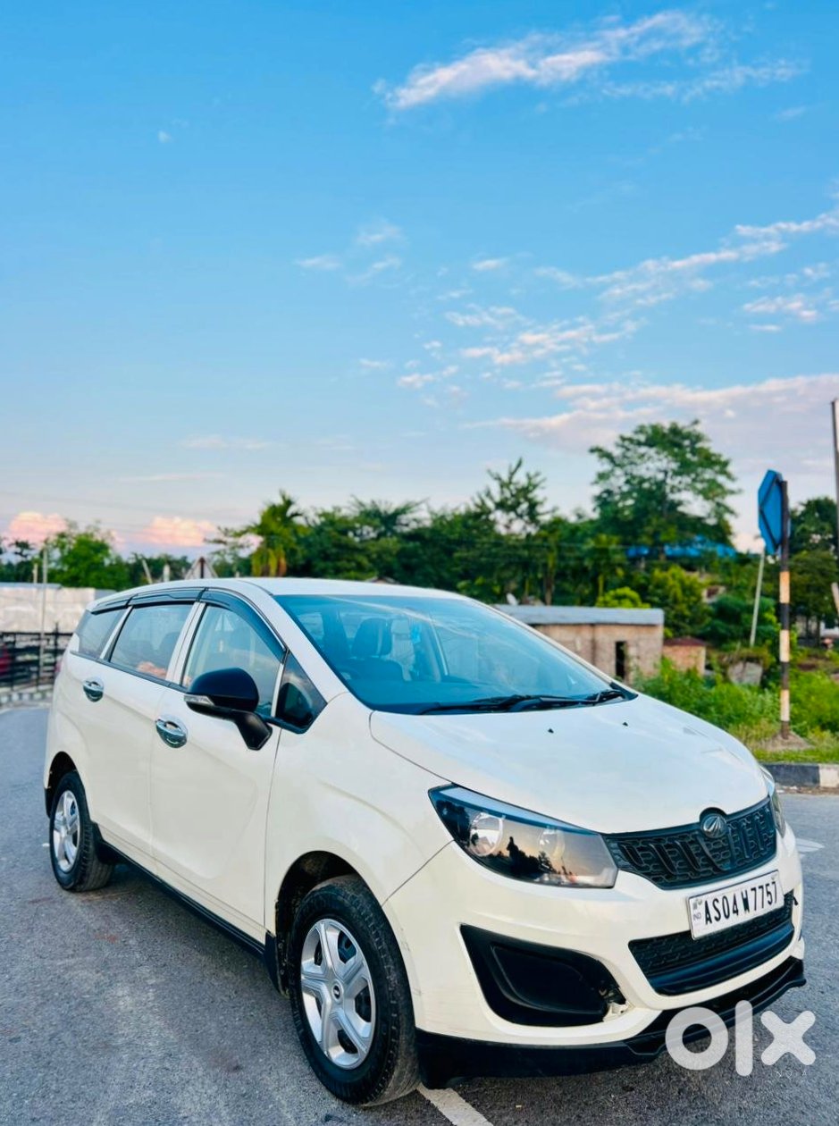 2021 Mahindra Marazzo Cng