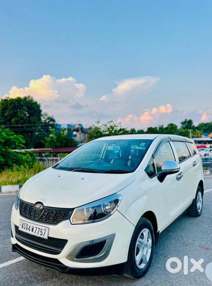 2021 Mahindra Marazzo Cng