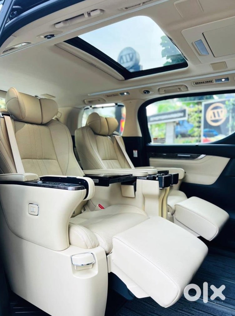 2020 Toyota Vellfire - Premium