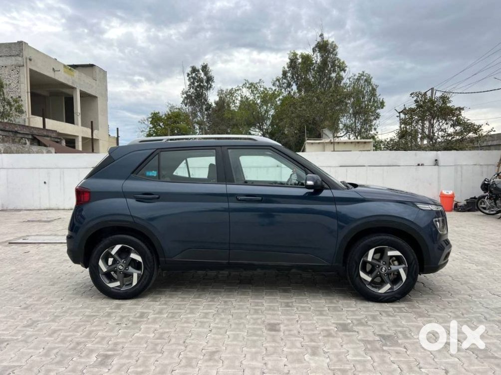 Urgent Sale - 2017 Hyundai Venue