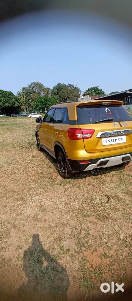 2018 Maruti Brezza - Suv
