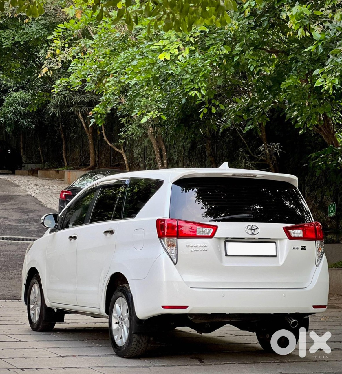 Toyota Innova Crysta 2016 - Family Favorite