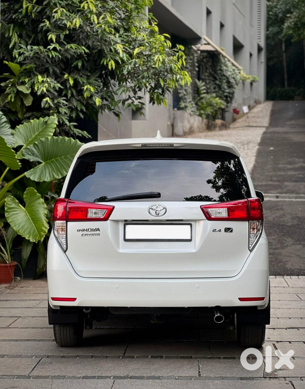 Toyota Innova Crysta 2016 - Family Favorite