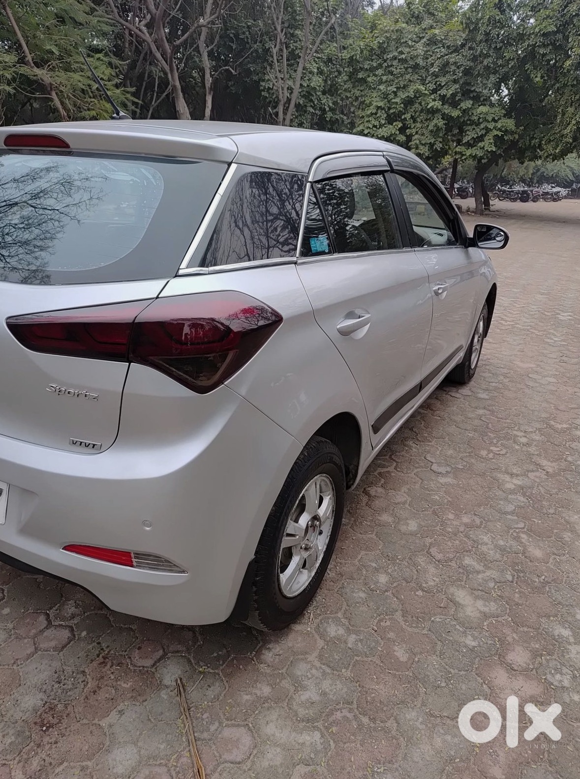 Urgent Sale - 2016 Hyundai Elite I20