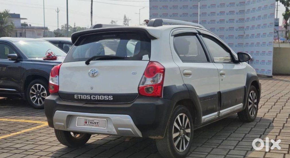 Toyota Etios Cross 2014