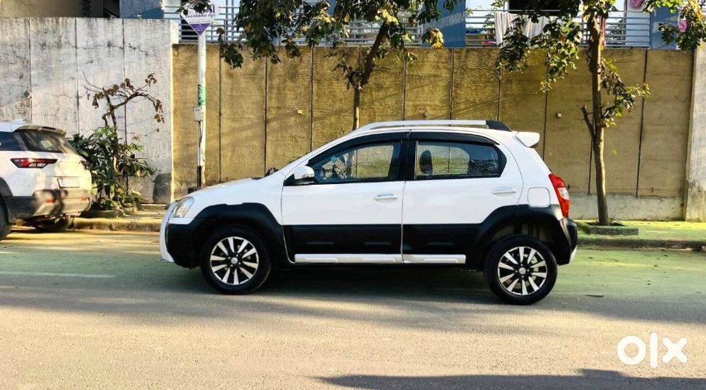 Toyota Etios Cross - 2015