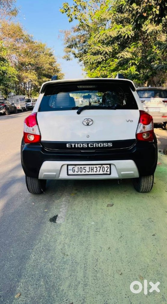 Toyota Etios Cross - 2015