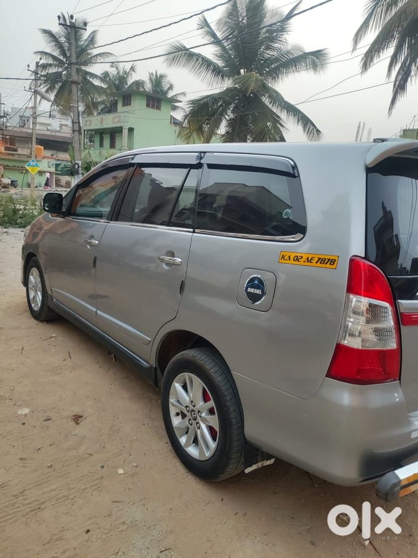 Toyota Innova 2011