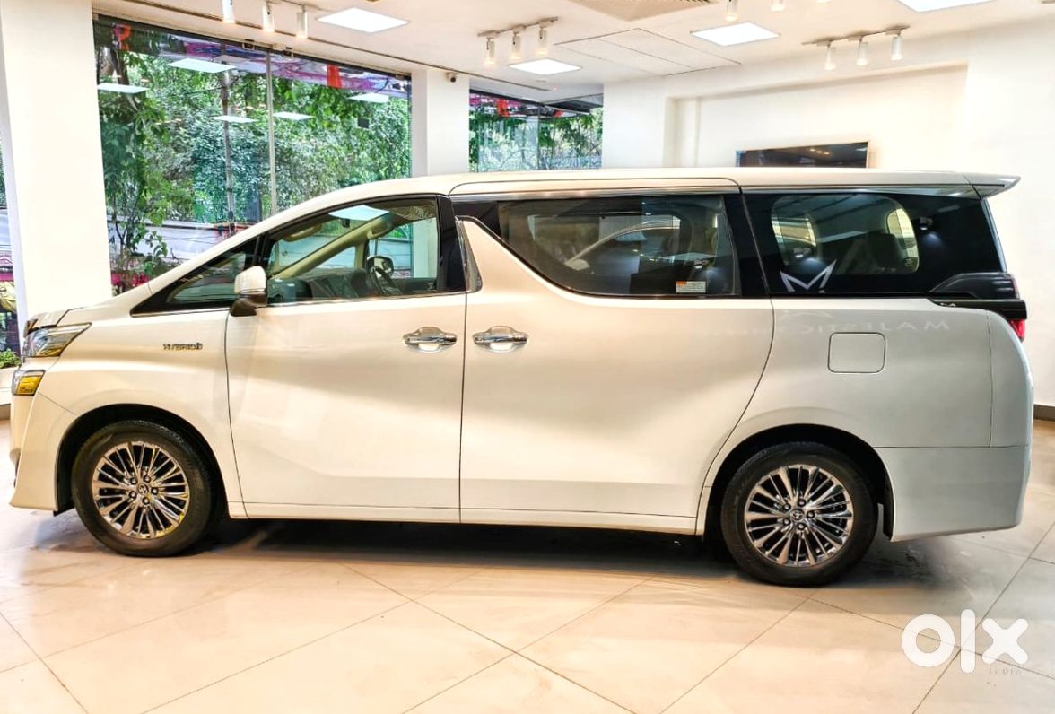 Toyota Vellfire Luxury 2021