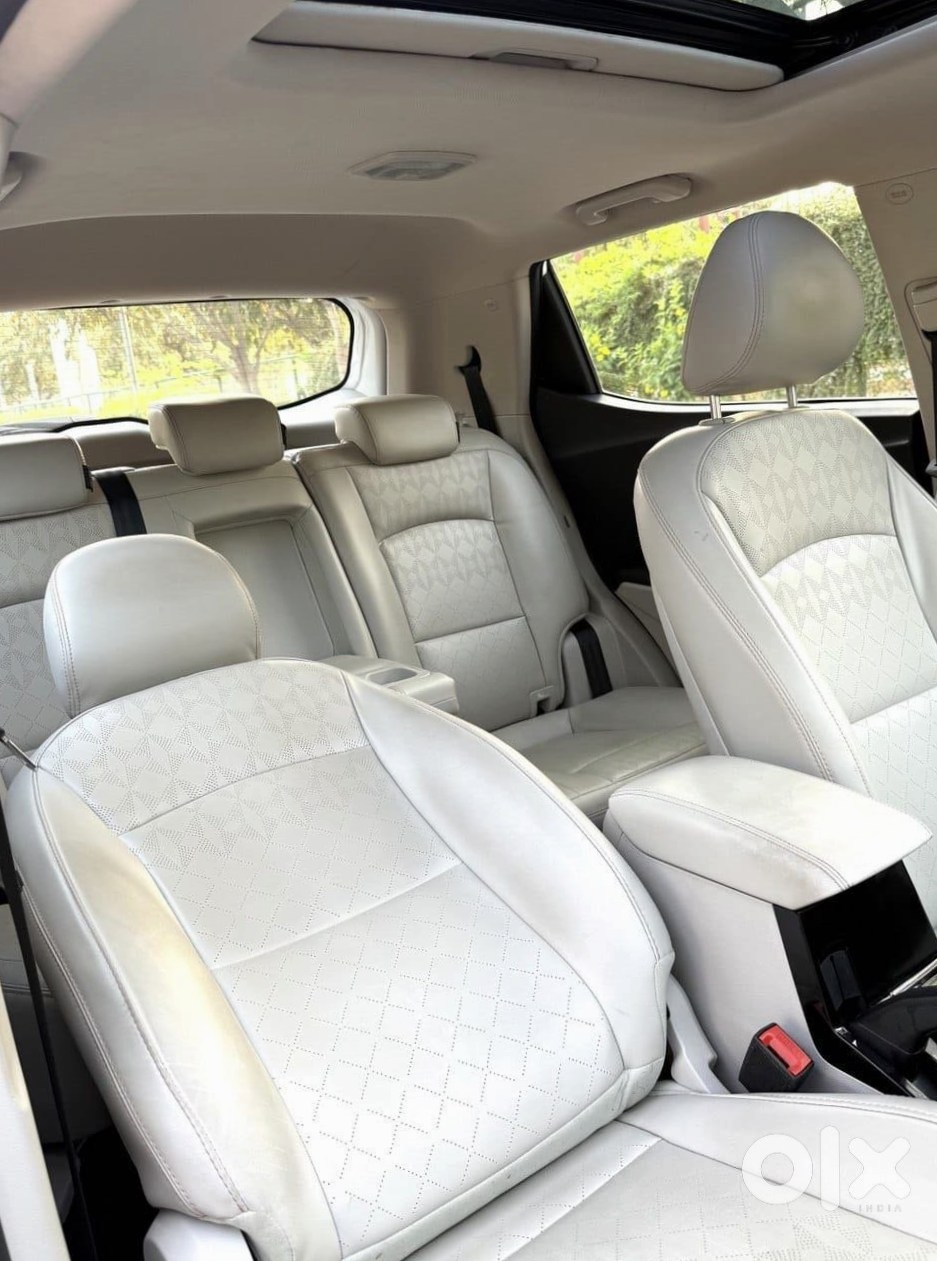 2023 Mahindra Xuv400 Cng Manual