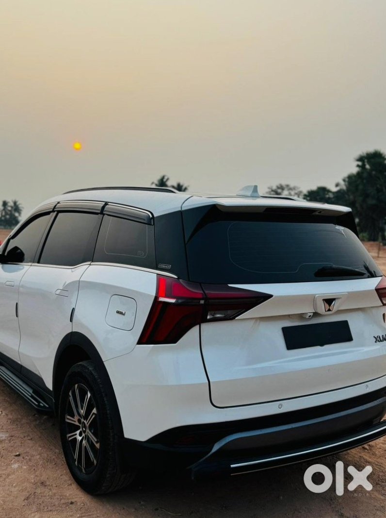 2023 Mahindra Xuv700 - Almost New