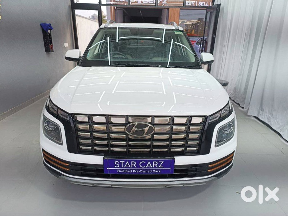 Urgent: 2018 Hyundai Venue Petrol Automatic