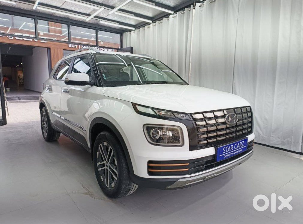 Urgent: 2018 Hyundai Venue Petrol Automatic