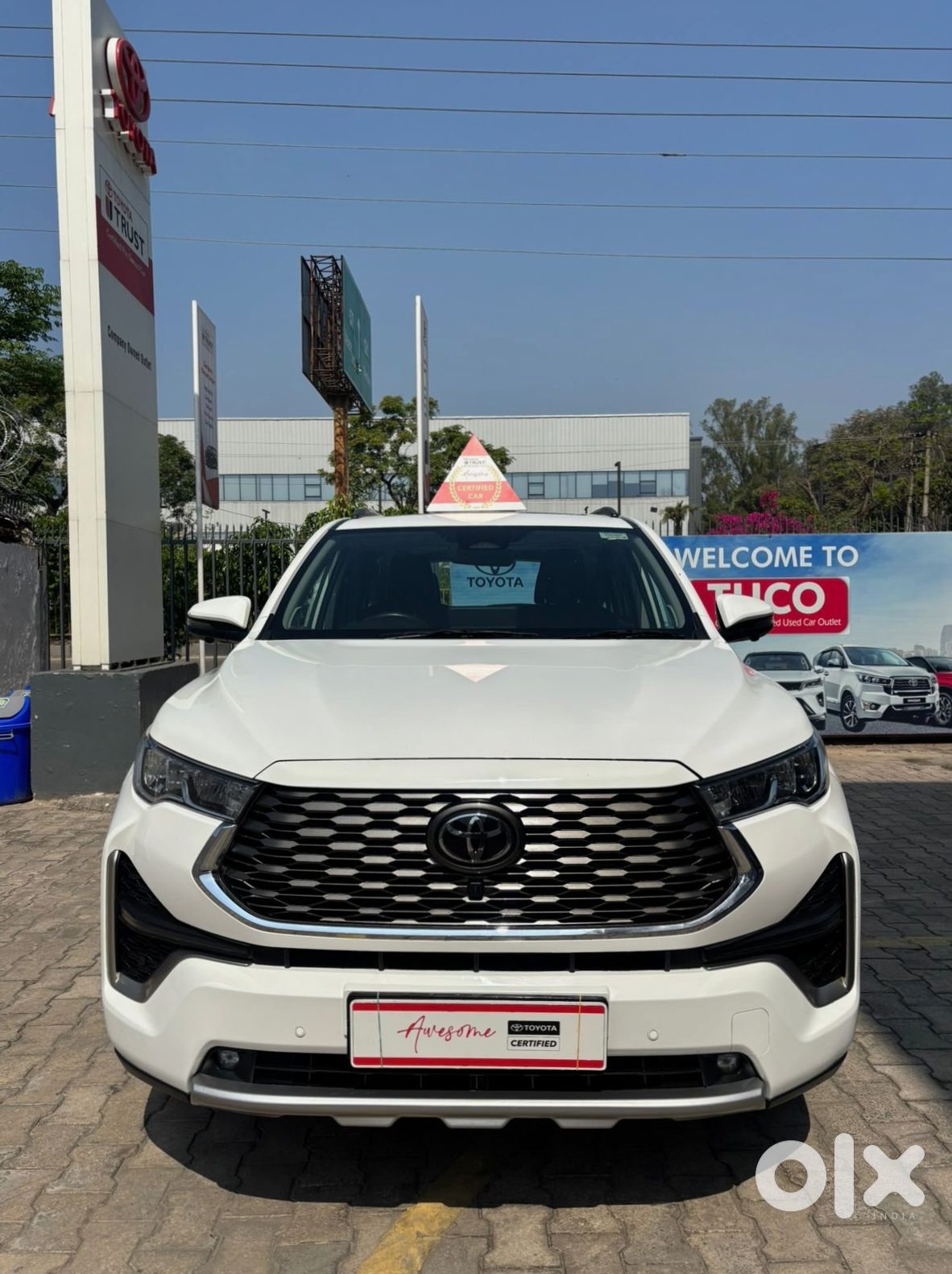 Toyota Innova Hycross 2025