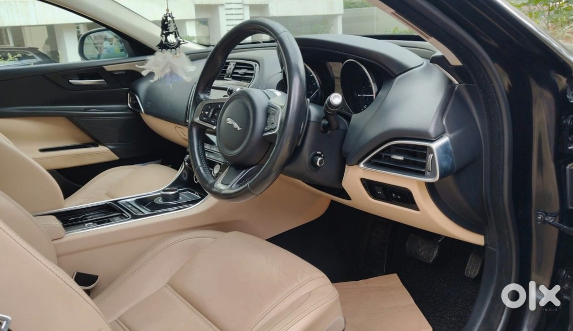 Jaguar Xe 2018 - Premium Sedan