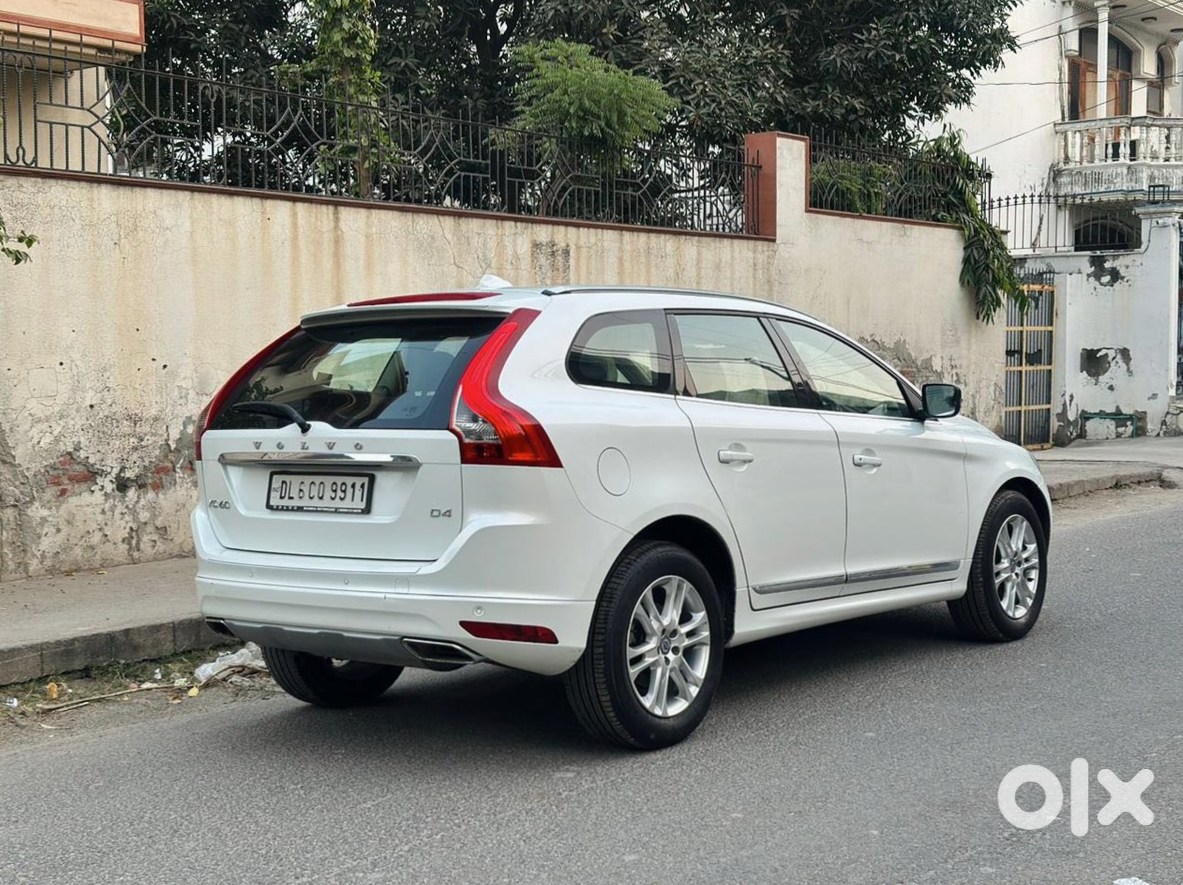 Volvo Xc60 - Premium Sedan