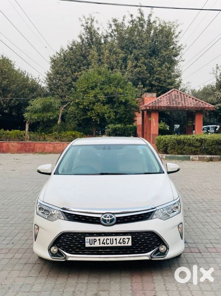 Toyota Camry 2013 Luxury Sedan