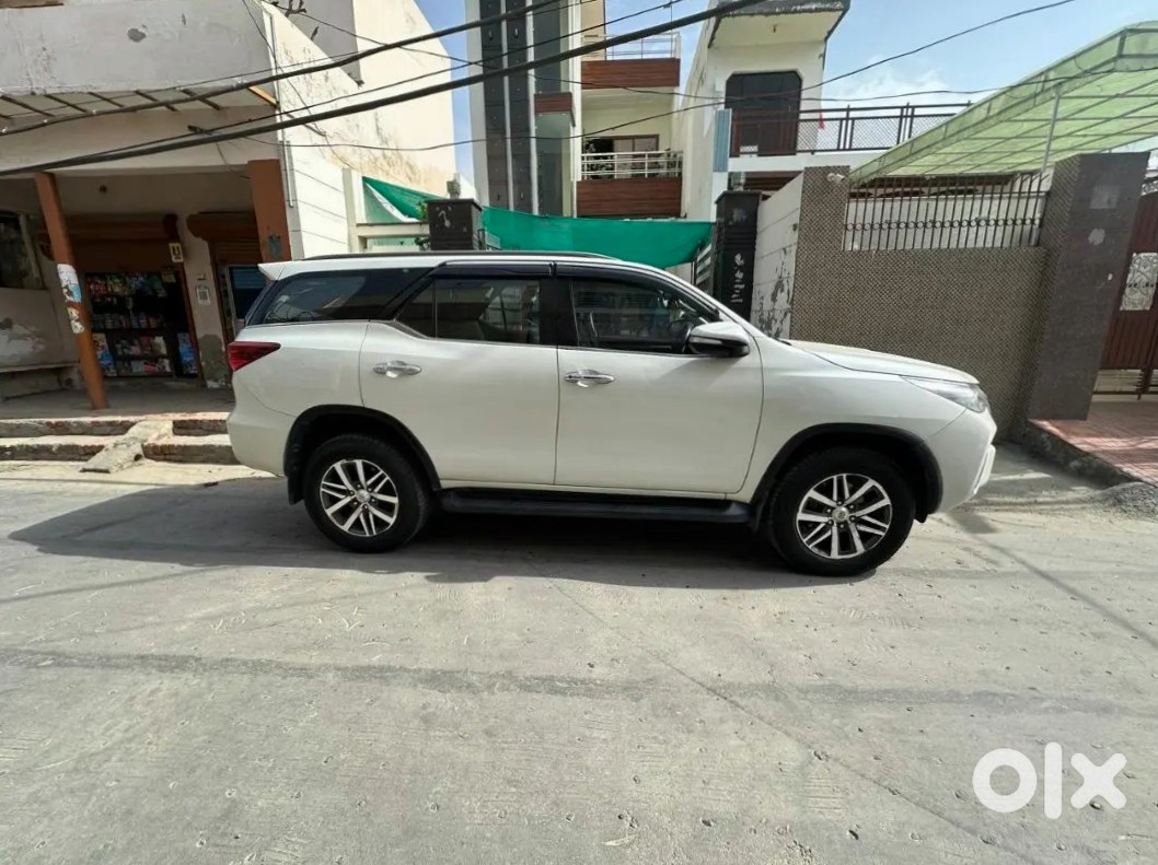 2017 Toyota Legender 4x4