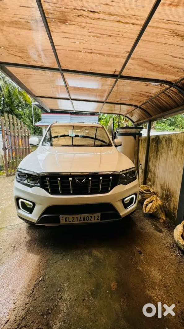 2015 Mahindra Scorpio N Petrol
