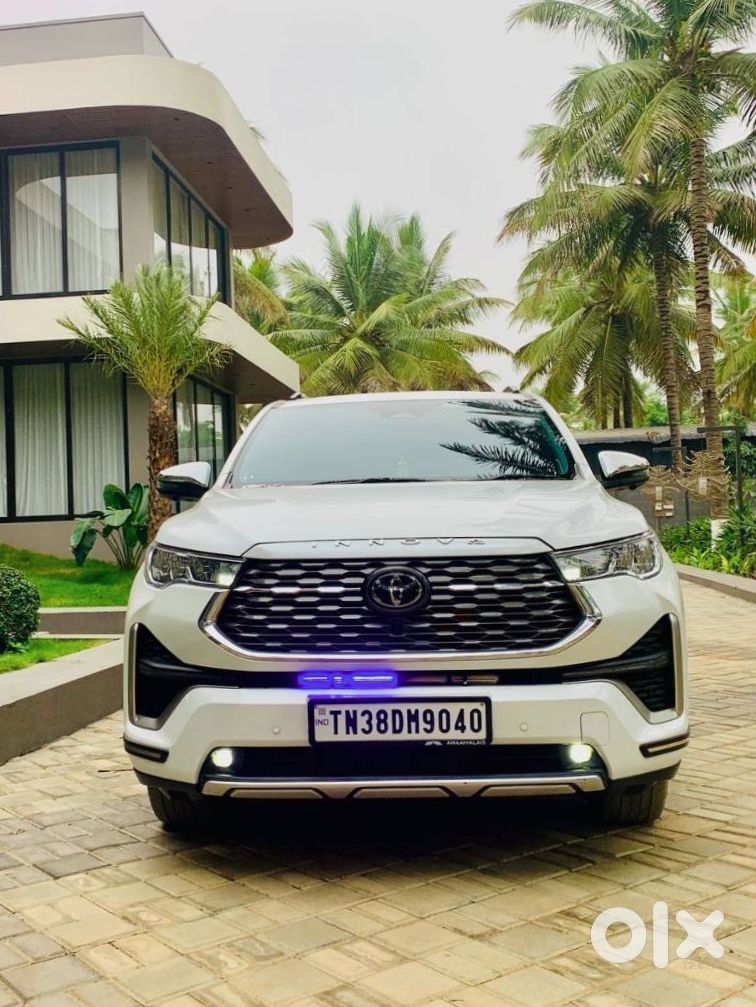 Toyota Innova Hycross - Family Car