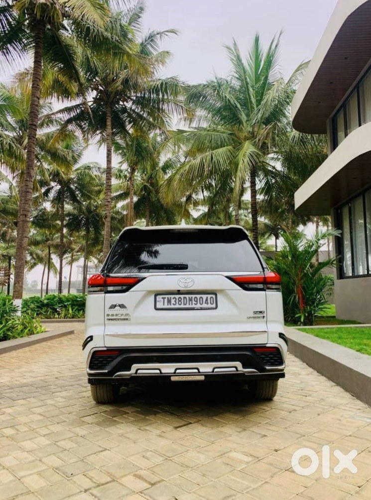 Toyota Innova Hycross - Family Car