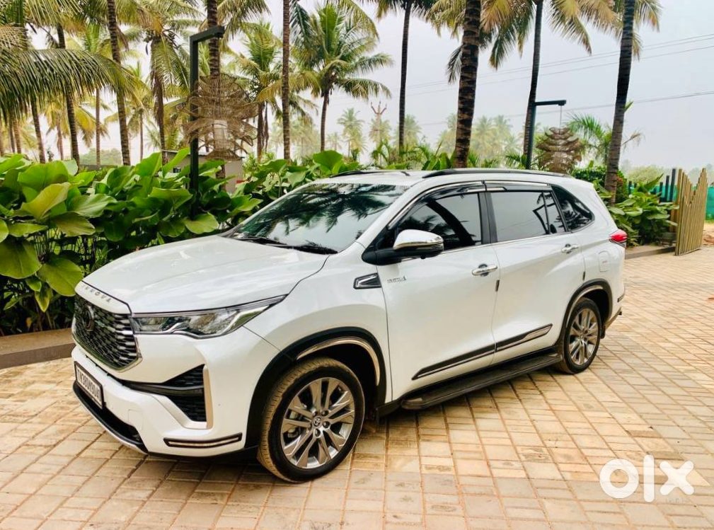 Toyota Innova Hycross - Family Car