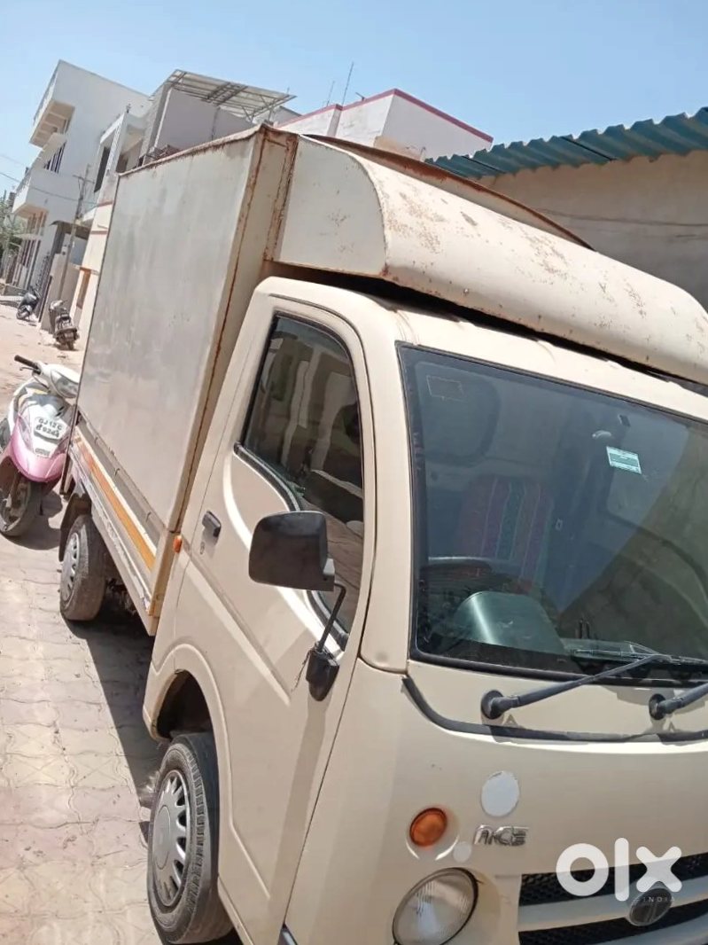 Tata Sumo Gold Family Van