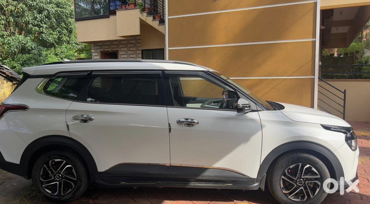 2022 Kia Carens - Petrol Manual