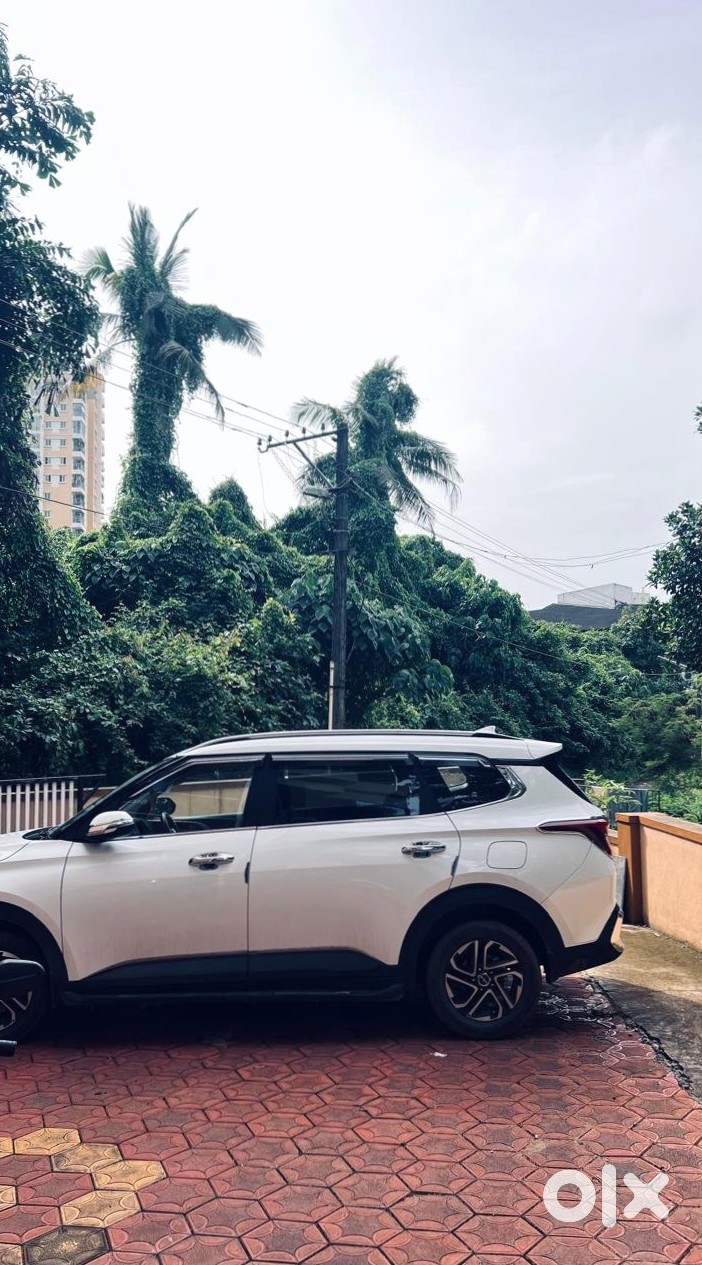 2022 Kia Carens - Petrol Manual