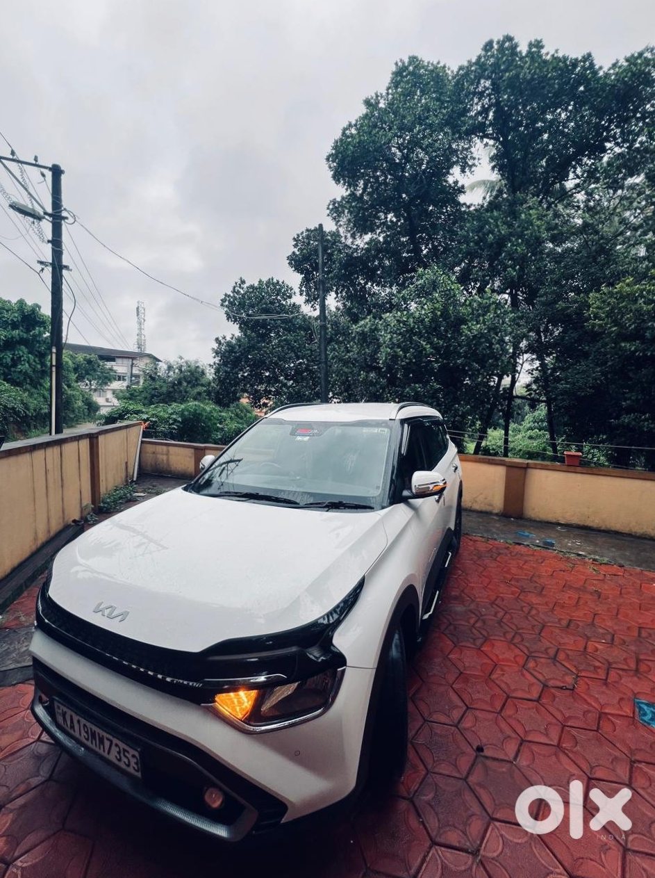 2022 Kia Carens - Petrol Manual